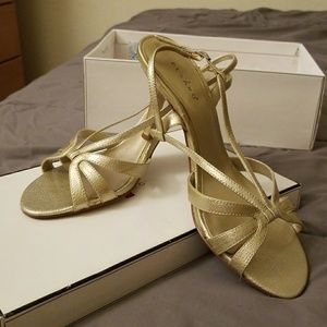 Gold strap 2 1/2 inch heel